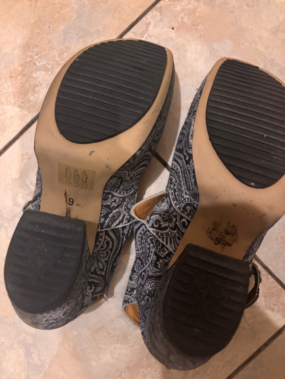 John Fluevog Prepare Guide Blue and White Paisley Mary Jane Slingback 9 - Picture 6 of 6